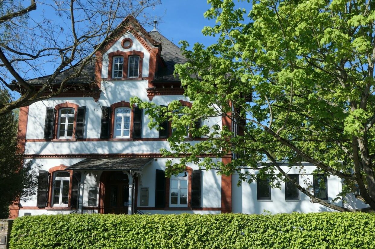 Frontalansicht des Hauses (erbaut 1889) der Kinderheimat Reinhardshof